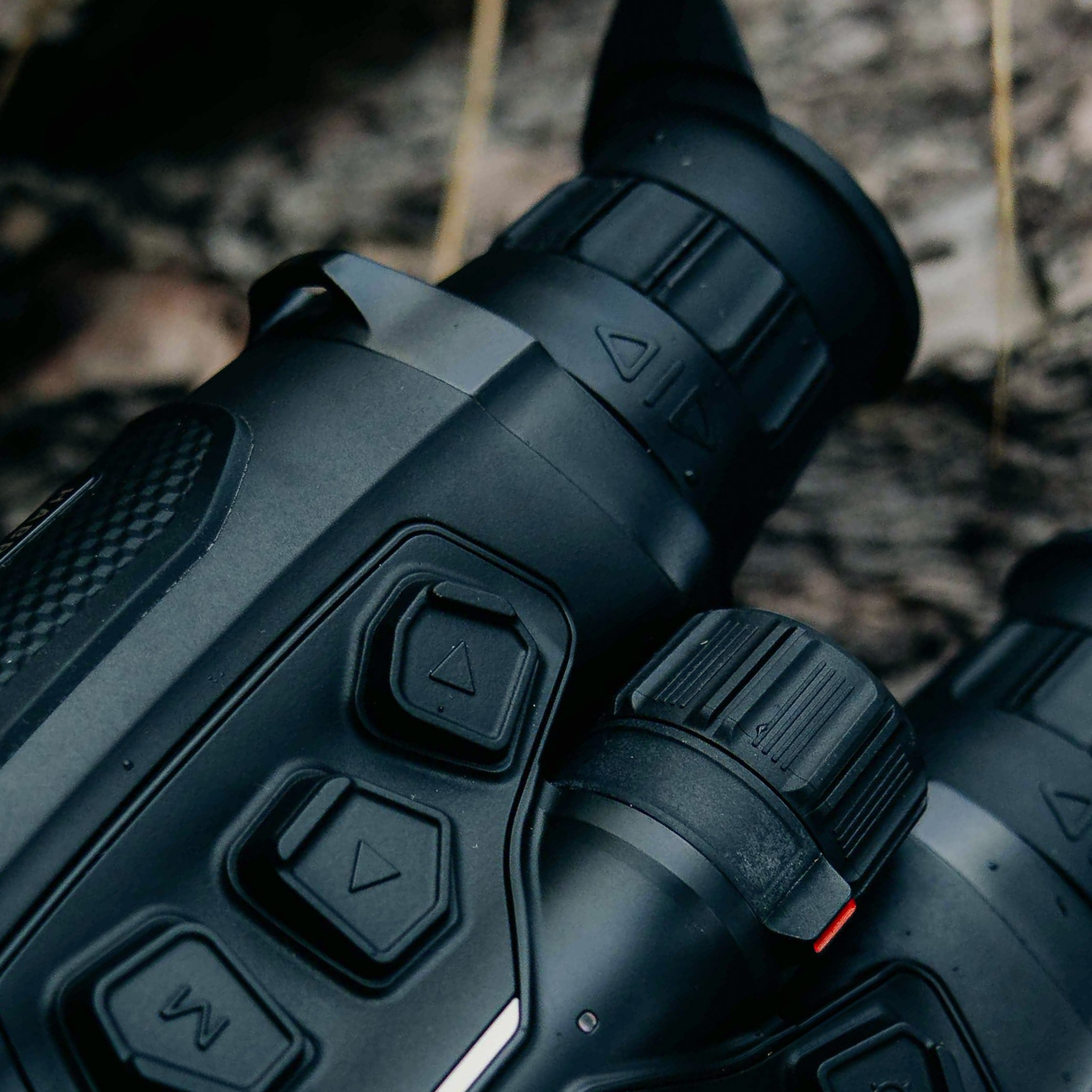 Hikmicro Habrok HE25L 2.0 4K 5.5-22x60 Multi-Spectrum Binoculars