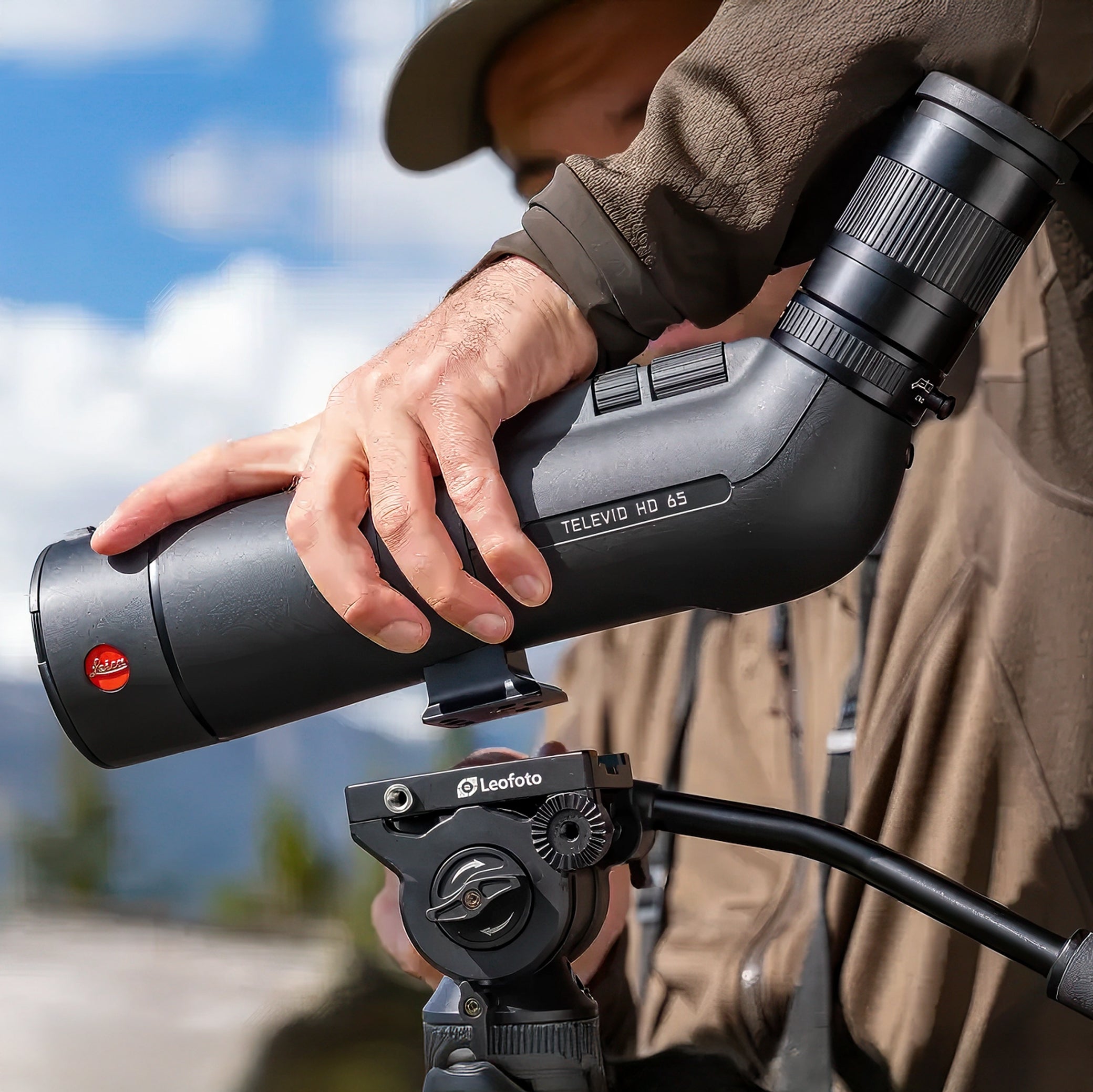 Leica Televid HD 65 20-60x65 Angled Spotting Scope Kit- 40157