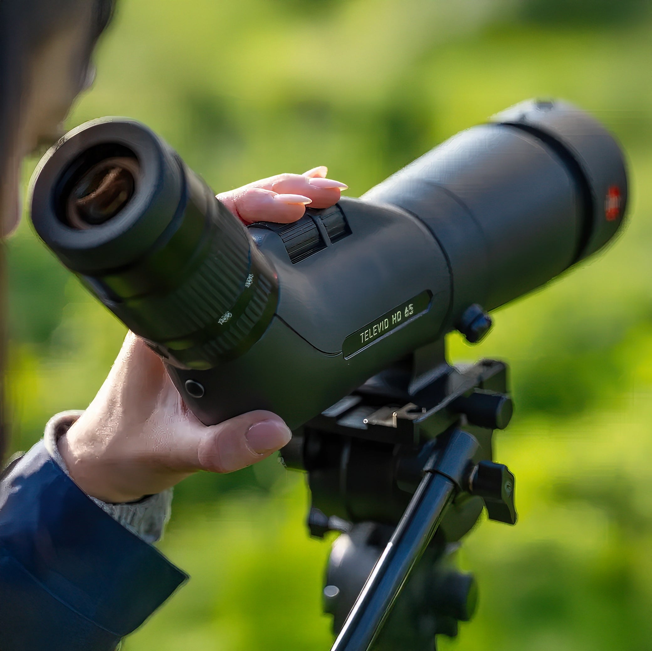 Leica Televid HD 65 20-60x65 Angled Spotting Scope Kit- 40157
