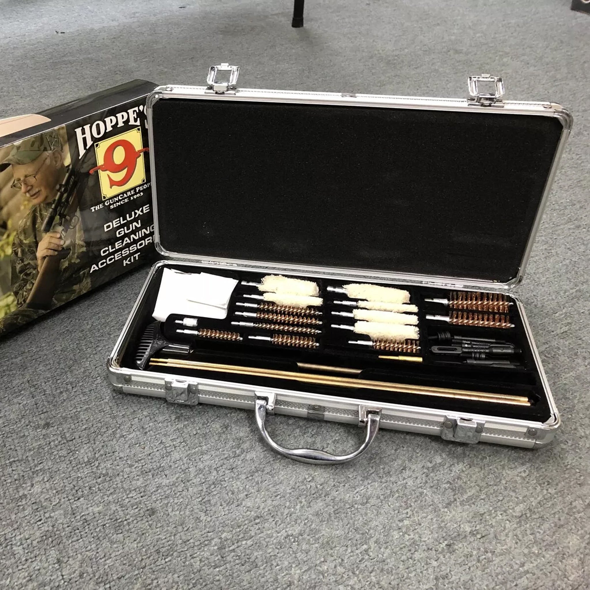 Hoppes Deluxe Gun Accessory 31 Piece Cleaning Kit - UAC102